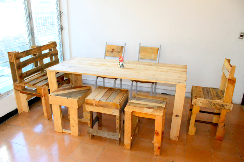 Mission 3} : construire des meubles en palettes Cuisine table de Créatif Fabrication